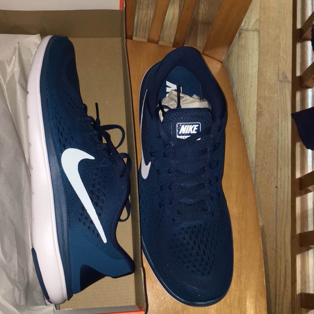 NIB Nike flex 2017 RN 10.5